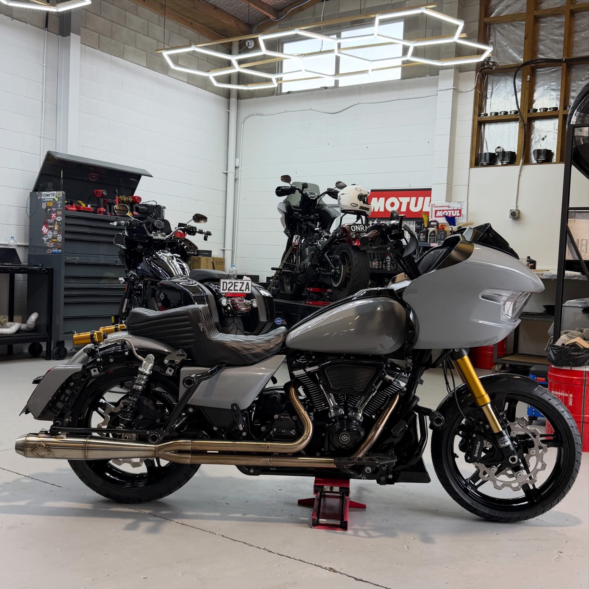 Custom grey Road Glide bagger built by CHASEN Cycles